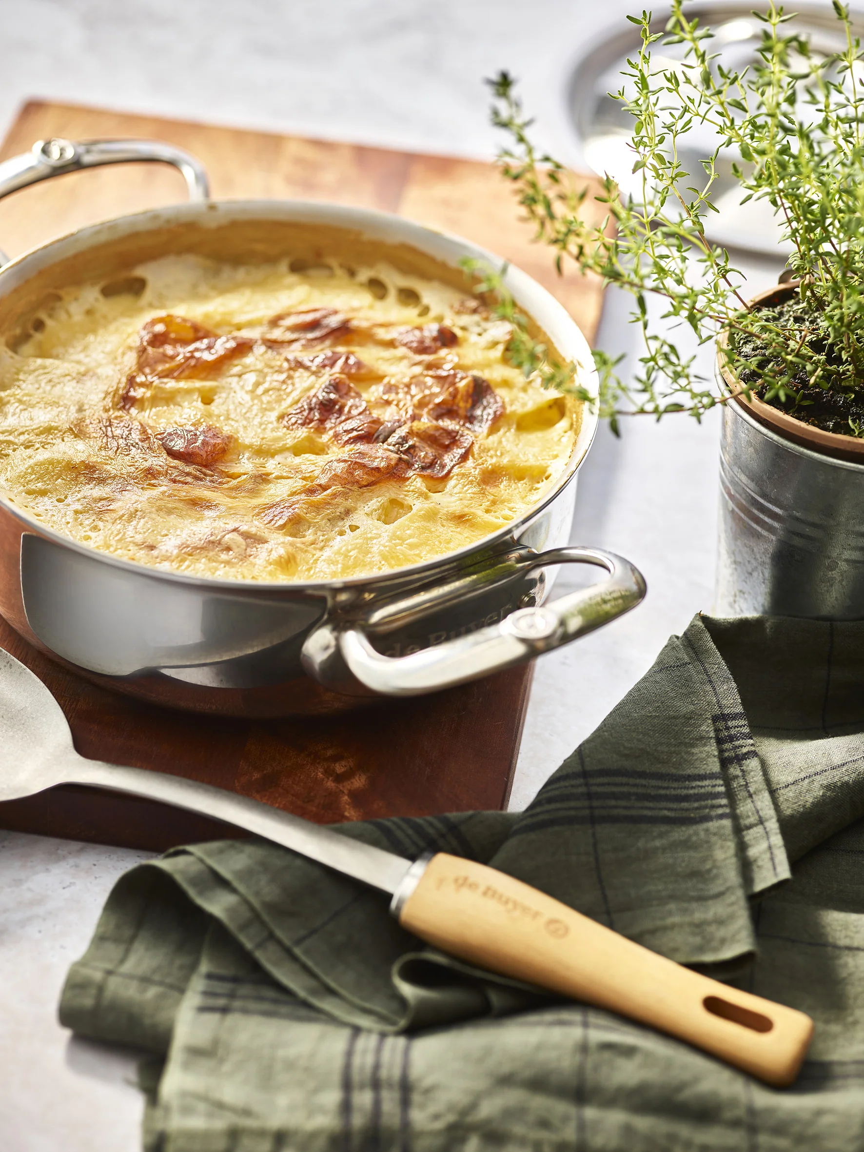 AFFINITY 5-Ply Stainless Steel Rondeau with Lid - Image 3