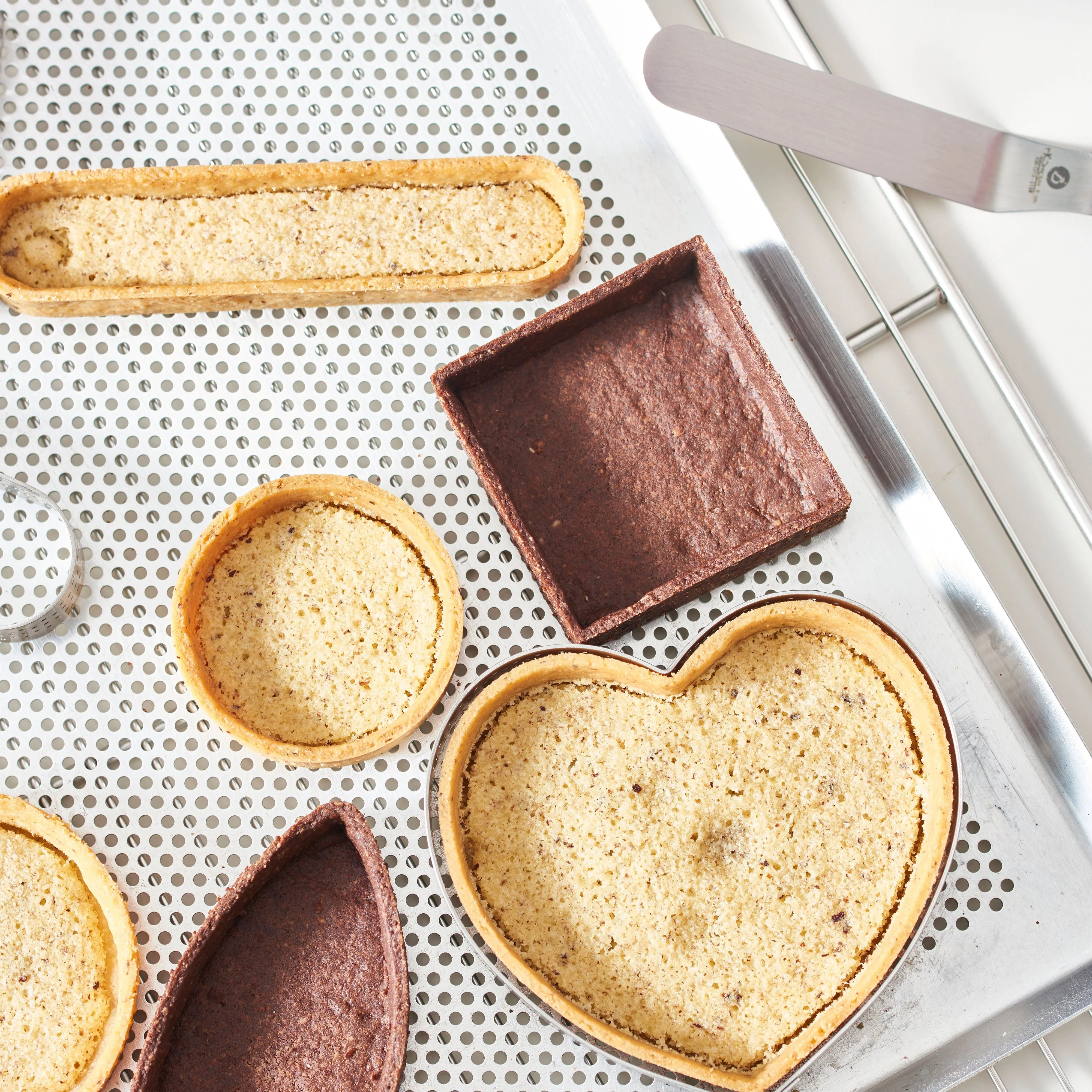 Perforated Aluminum Baking Sheet - Image 4